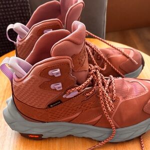 Hoka Anacapa Women's Hiking/Athletic Shoes with Gortex